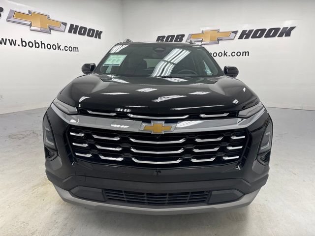 Used 2025 Chevrolet Equinox LT w/ Convenience Package II FWD image 2
