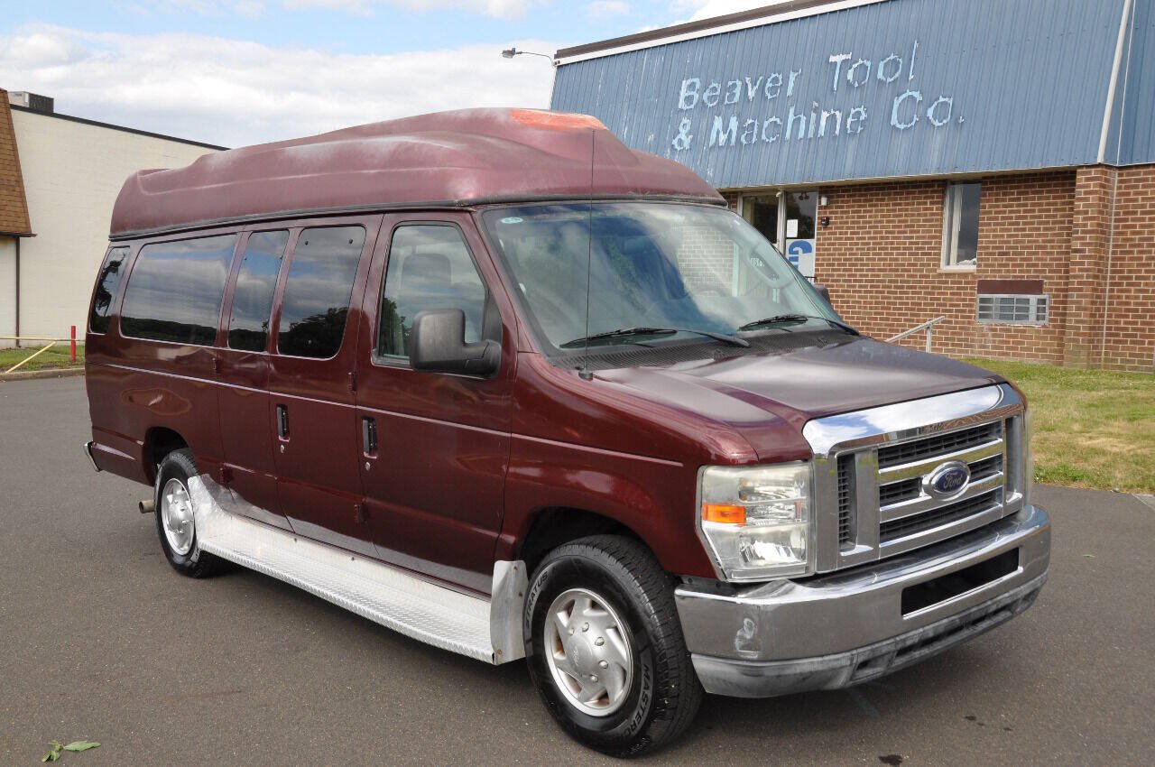 Used 2010 Ford E-350 and Econoline 350 XL RWD image 7