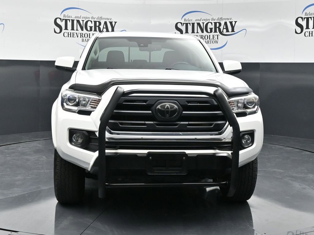 Used 2018 Toyota Tacoma SR5 AWD/4WD image 2