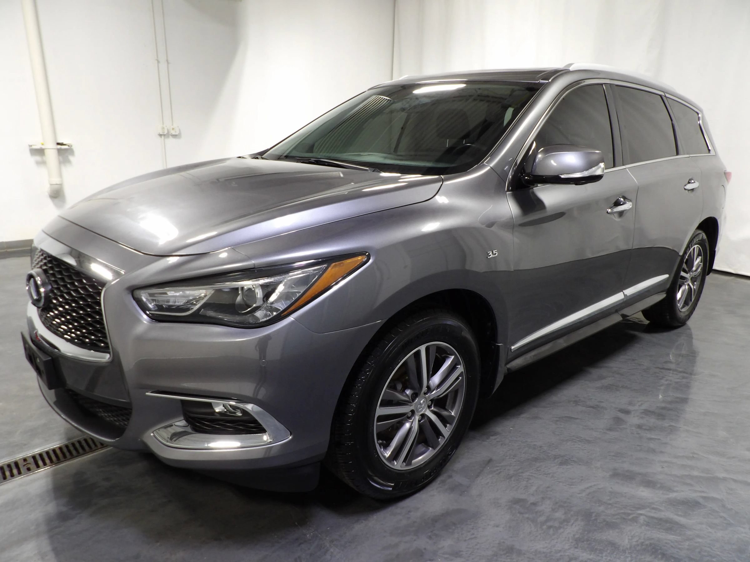 Used 2018 INFINITI QX60 Luxe w/ Premium Plus Package AWD/4WD image 4