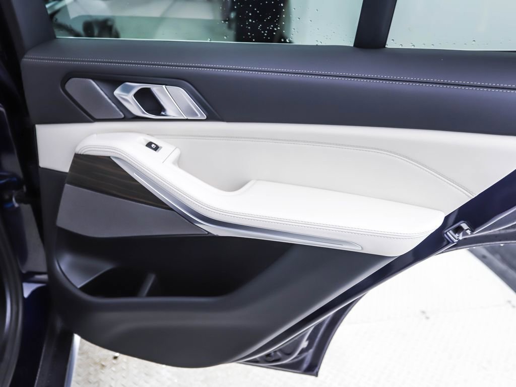 New 2026 BMW X5 xDrive50e w/ Climate Comfort Package image 24