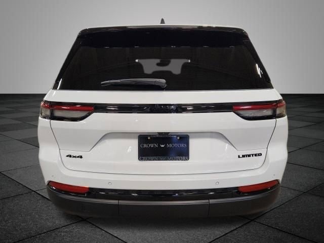 Used 2024 Jeep Grand Cherokee Limited w/ Black Appearance Package image 4