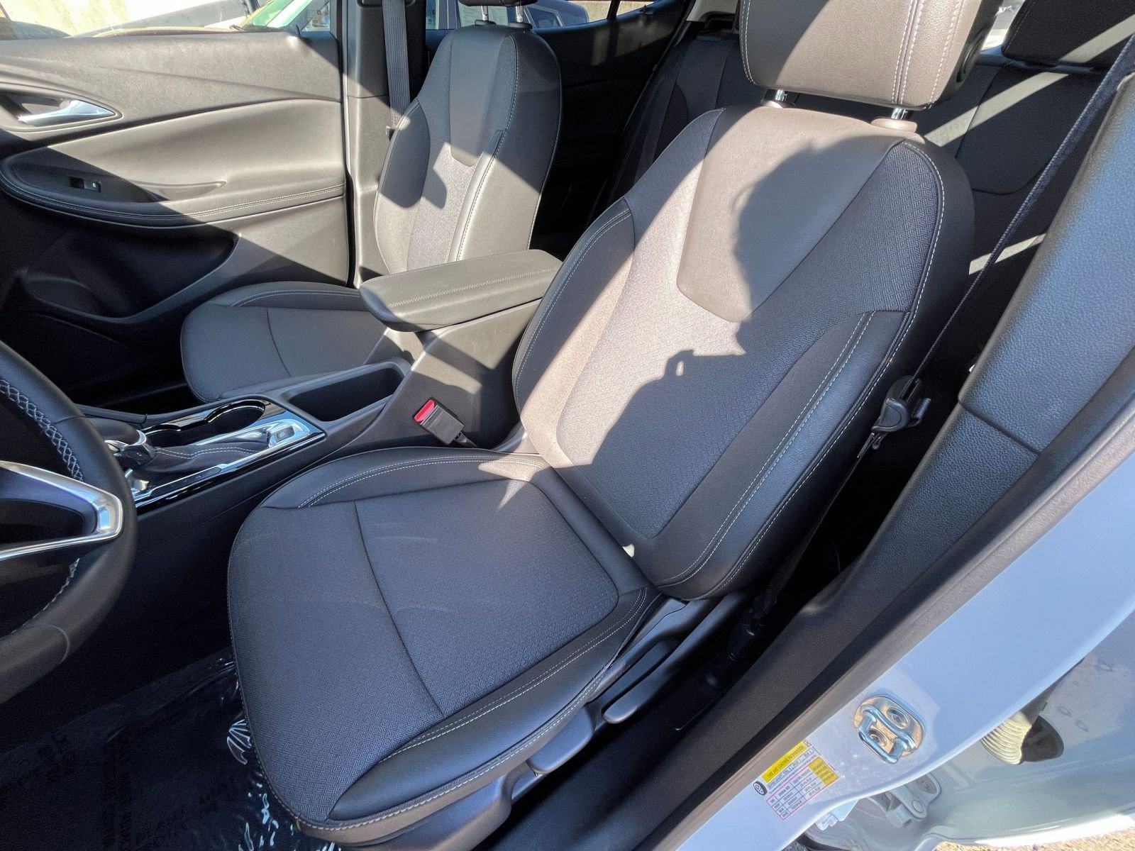 Used 2025 Buick Encore GX Preferred image 37