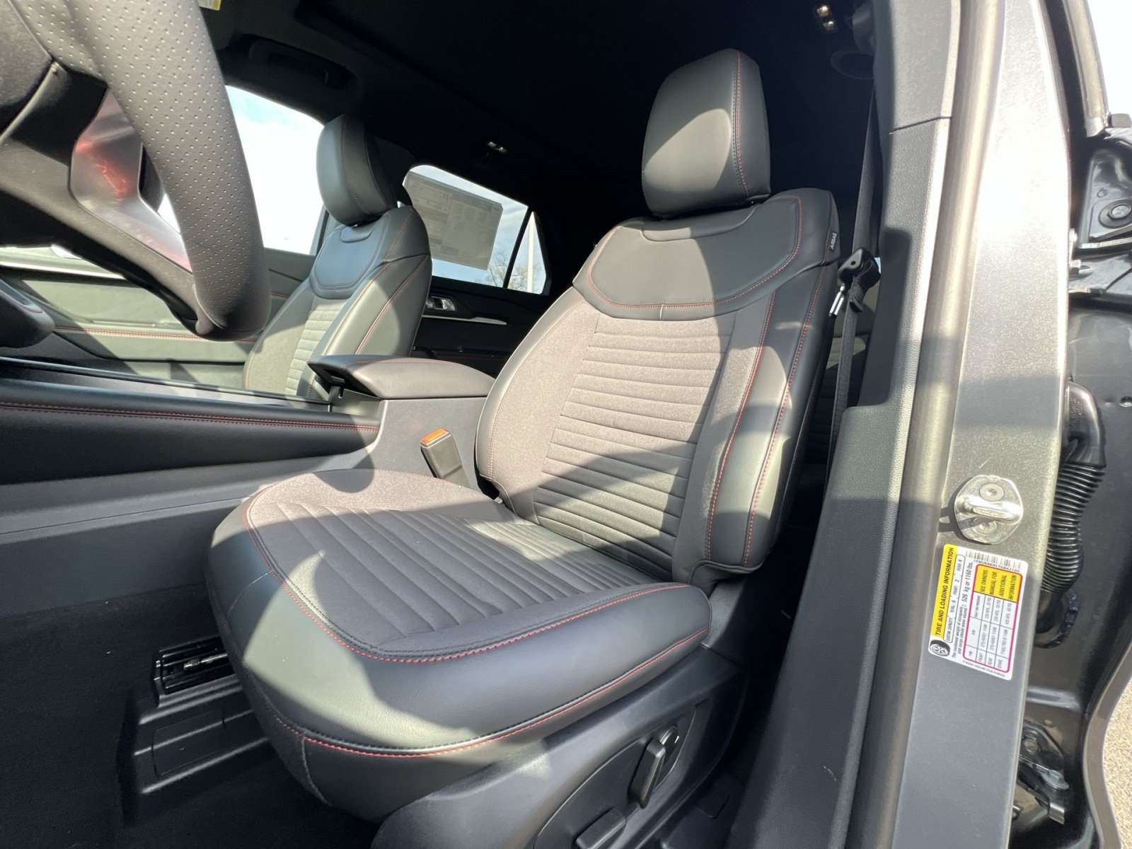 New 2026 Ford Explorer ST-Line w/ ST-Line Street Pack AWD/4WD image 39