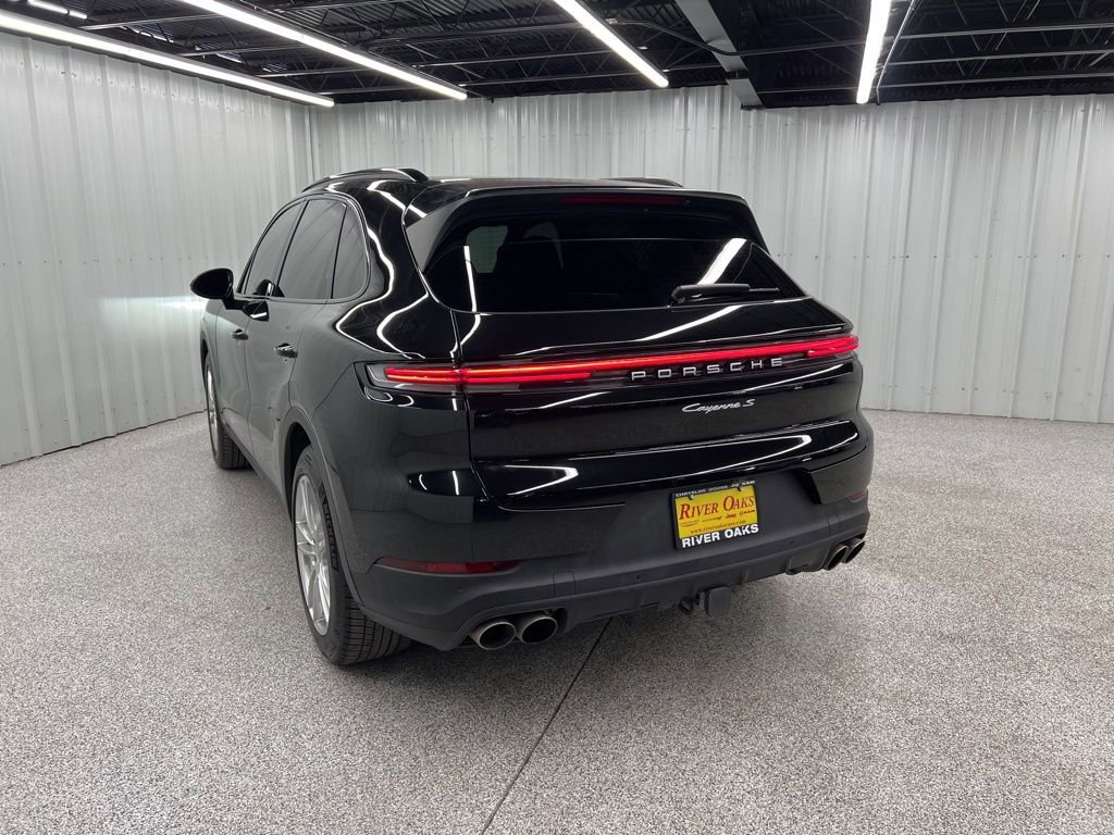 Used 2024 Porsche Cayenne S image 4