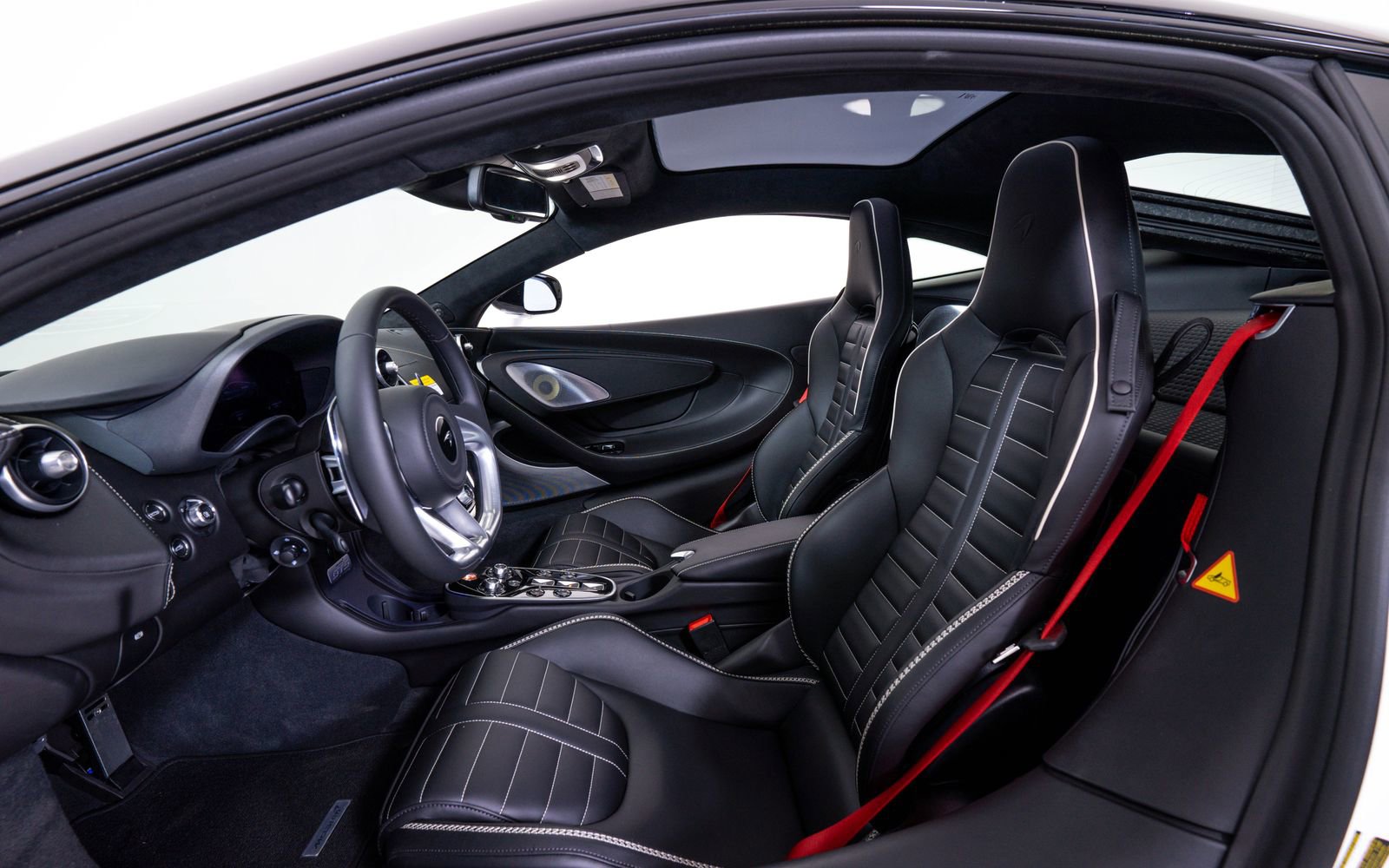 New 2026 McLaren GTS RWD image 19