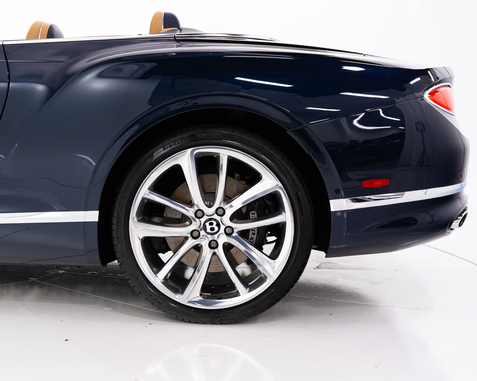 Used 2021 Bentley Continental GT AWD/4WD image 47