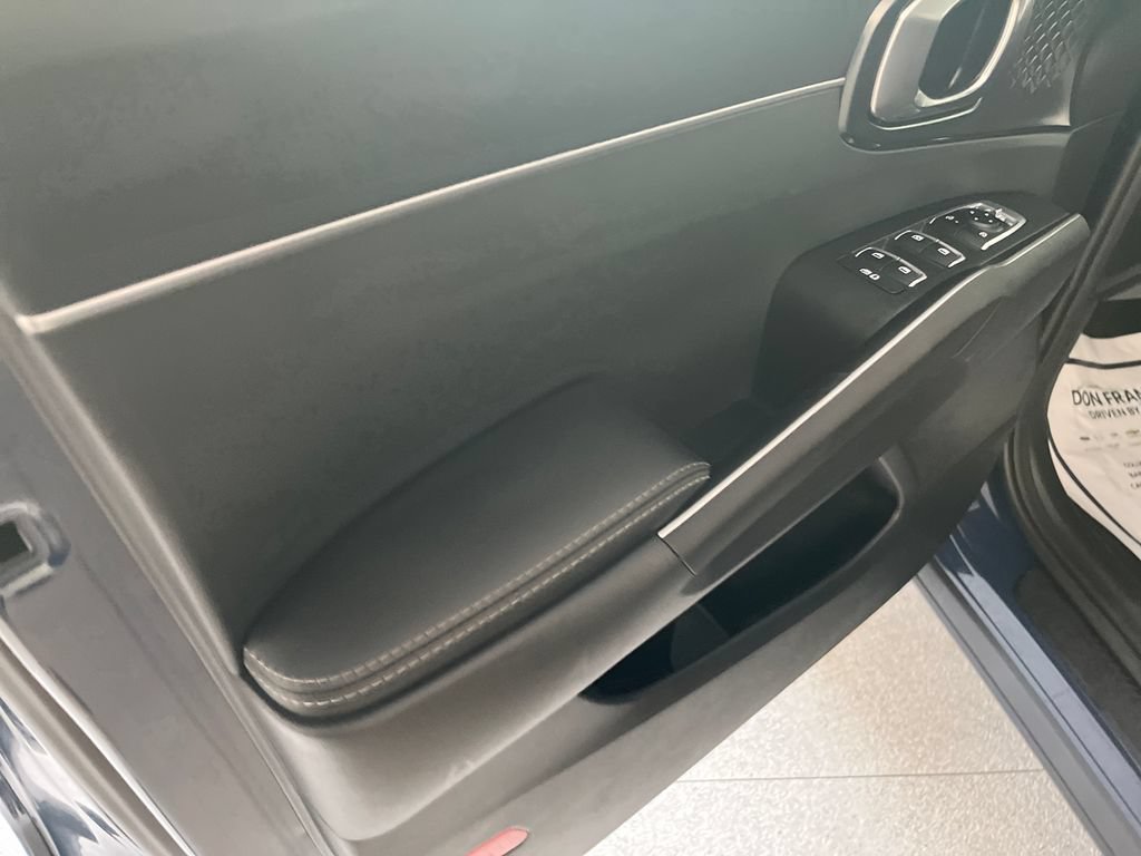 Used 2026 Kia Sorento S w/ S Panoramic Sunroof Package FWD image 11