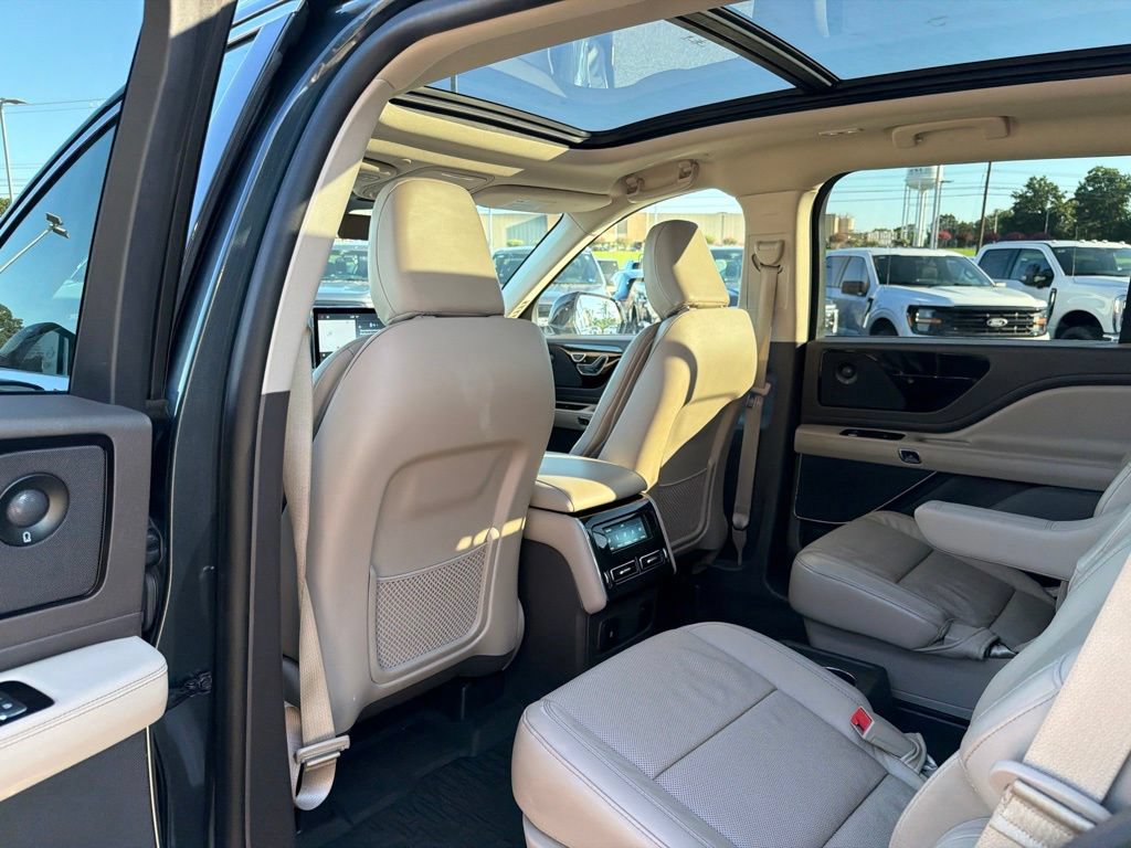 Used 2021 Lincoln Aviator Reserve w/ Equipment Group 201A AWD/4WD image 15