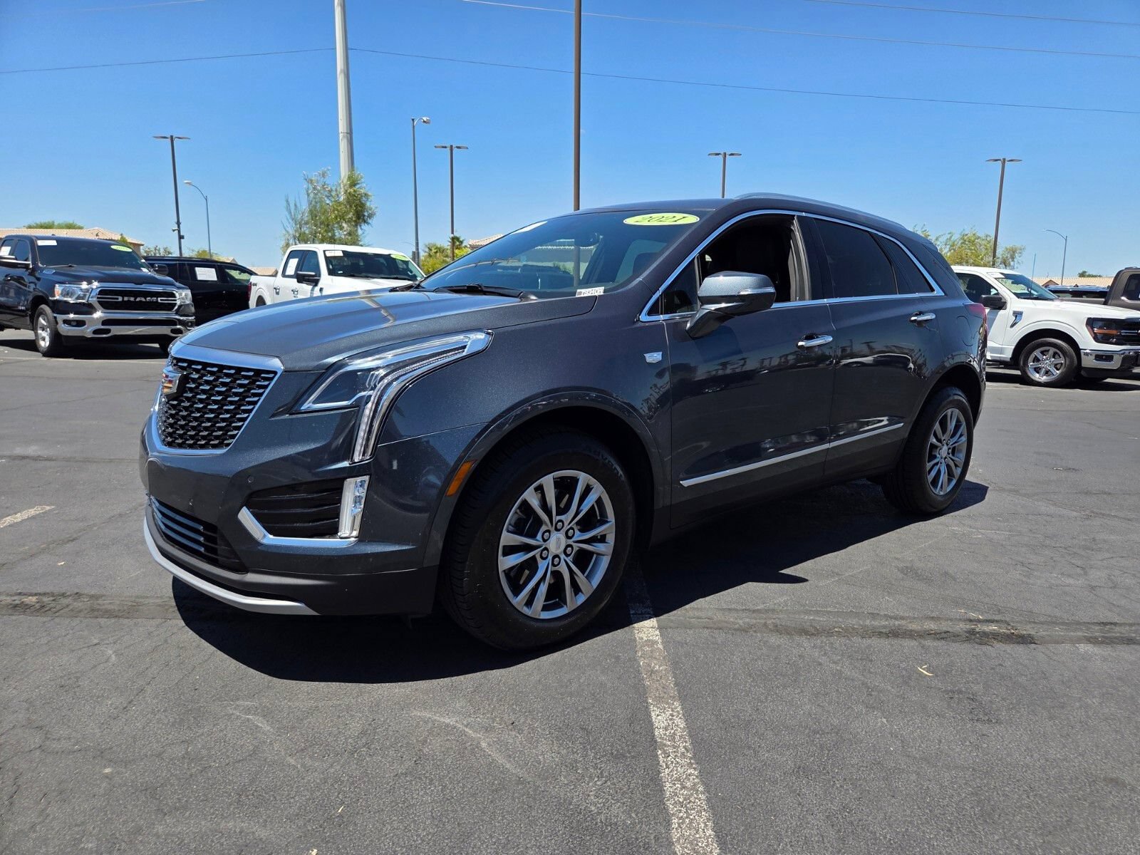 Used 2021 Cadillac XT5 Premium Luxury FWD image 2
