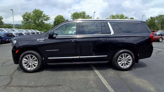 Used 2022 GMC Yukon XL SLT w/ SLT Premium Package AWD/4WD image 5