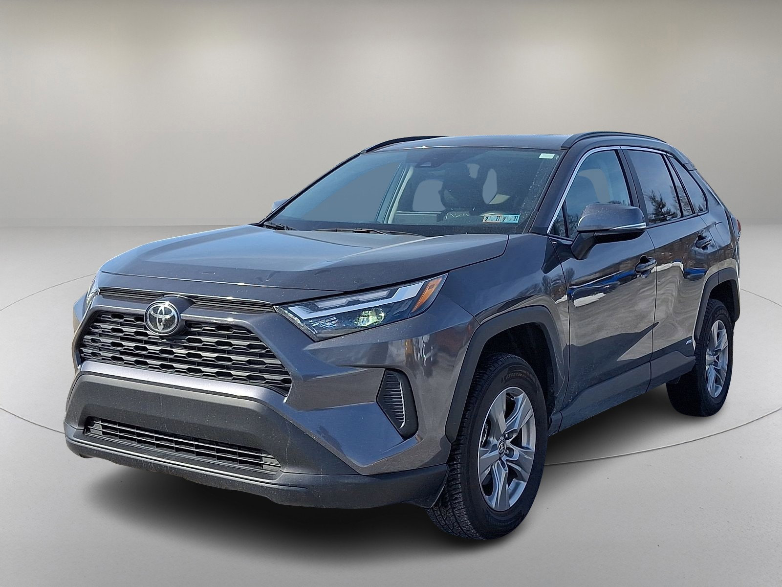 Used 2025 Toyota RAV4 XLE image 4