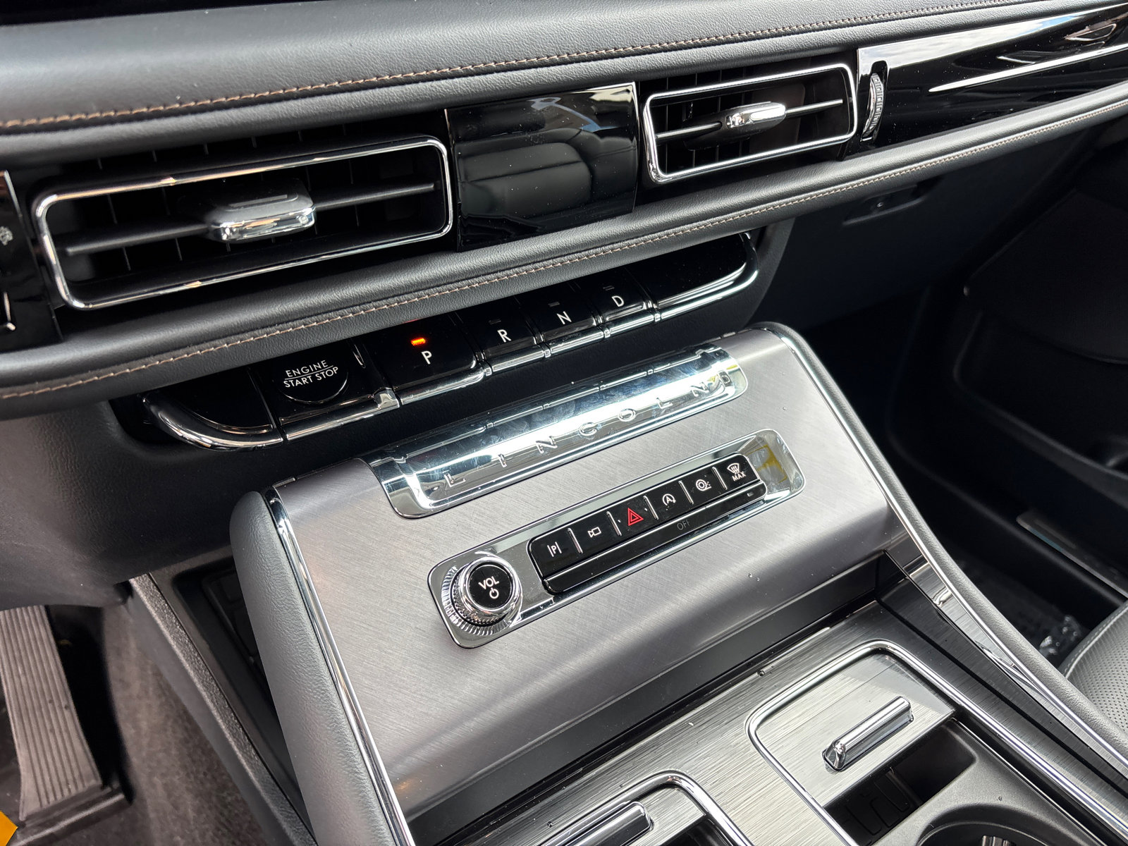 New 2026 Lincoln Aviator AWD image 24