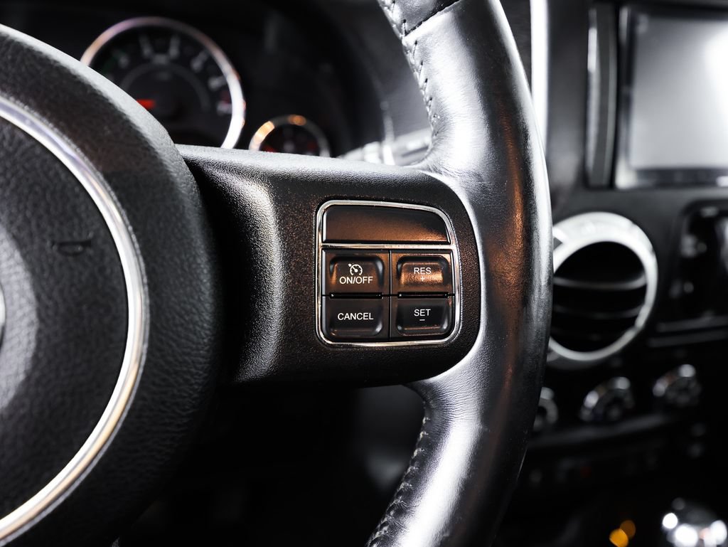 Used 2014 Jeep Wrangler Unlimited Rubicon w/ Dual Top Group AWD/4WD image 32