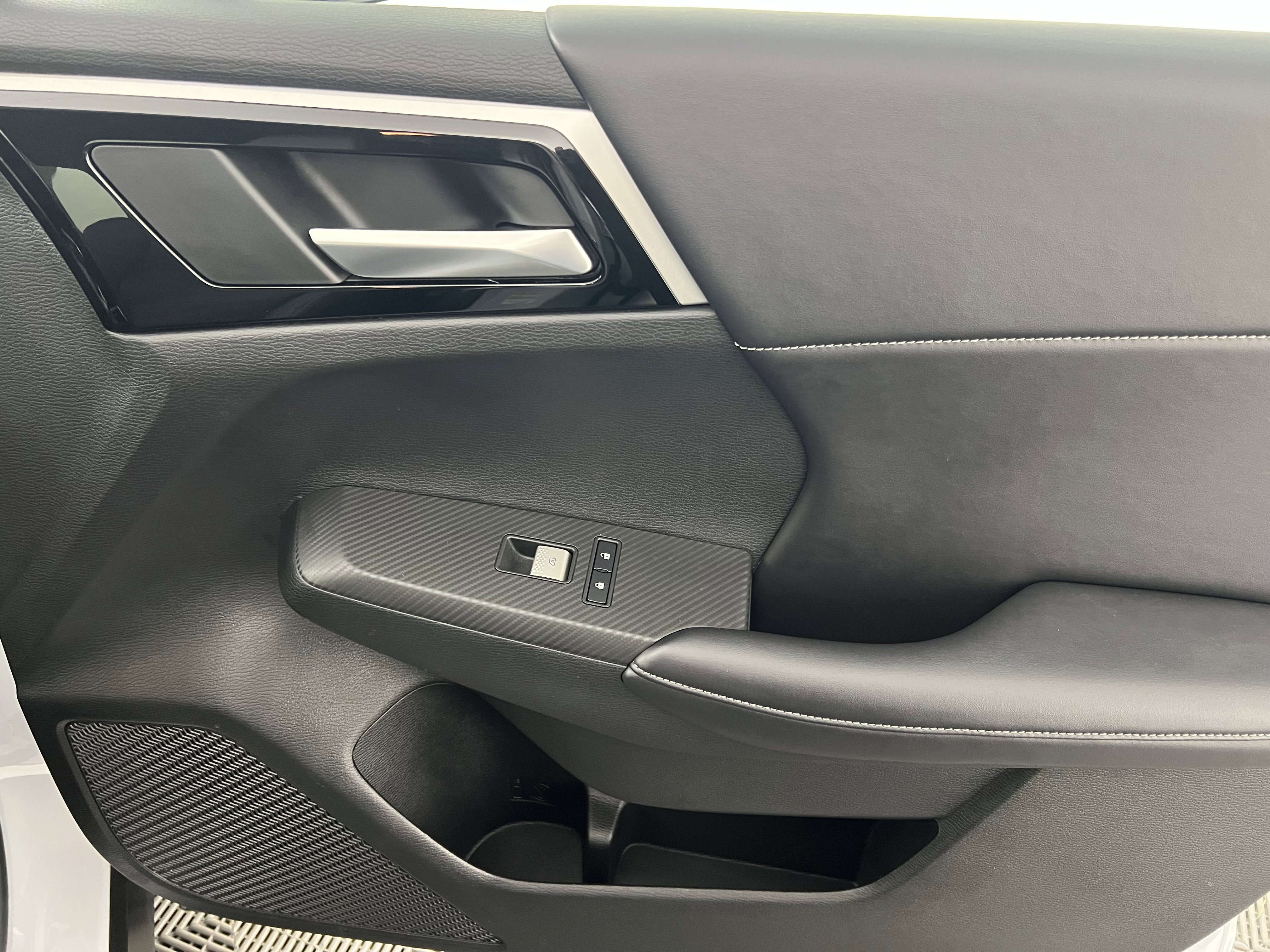 Used 2023 Mitsubishi Outlander Ralliart AWD/4WD image 23