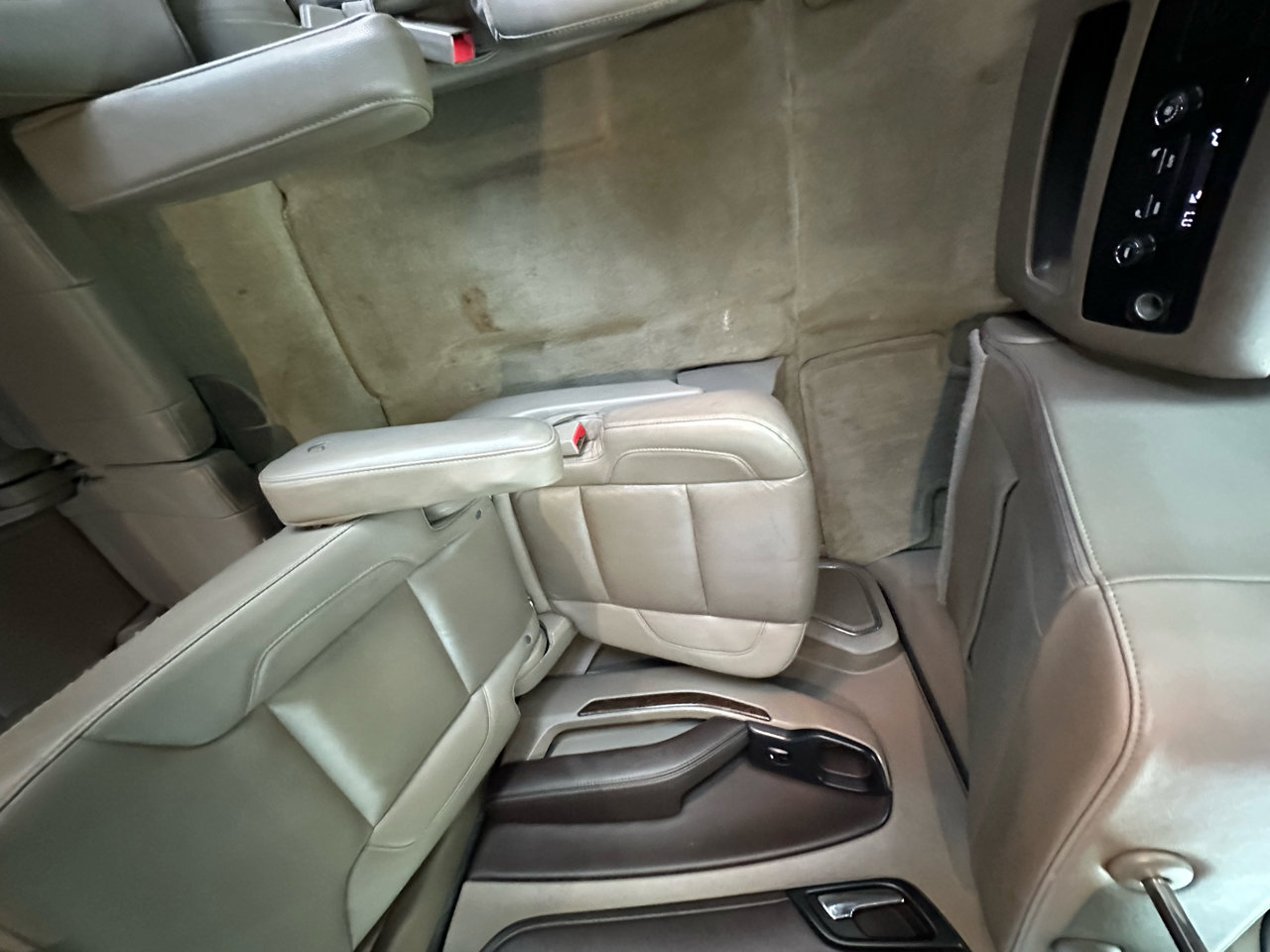 Used 2016 Chevrolet Suburban LT w/ LT Signature Package image 38