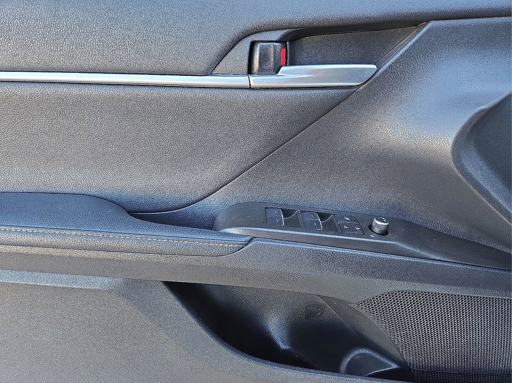 Used 2023 Toyota Camry XLE image 20