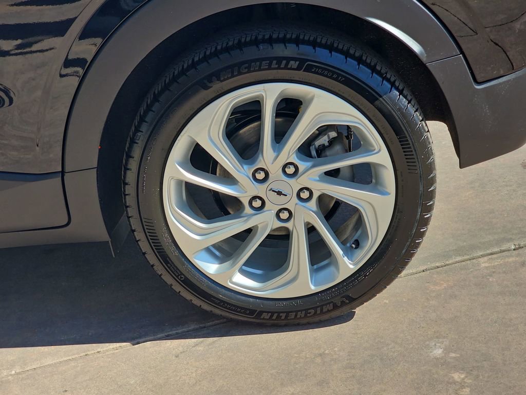 New 2027 Chevrolet Bolt LT w/ Comfort Package image 36