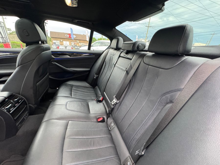 Used 2020 BMW 530i xDrive w/ M Sport Package AWD/4WD image 27