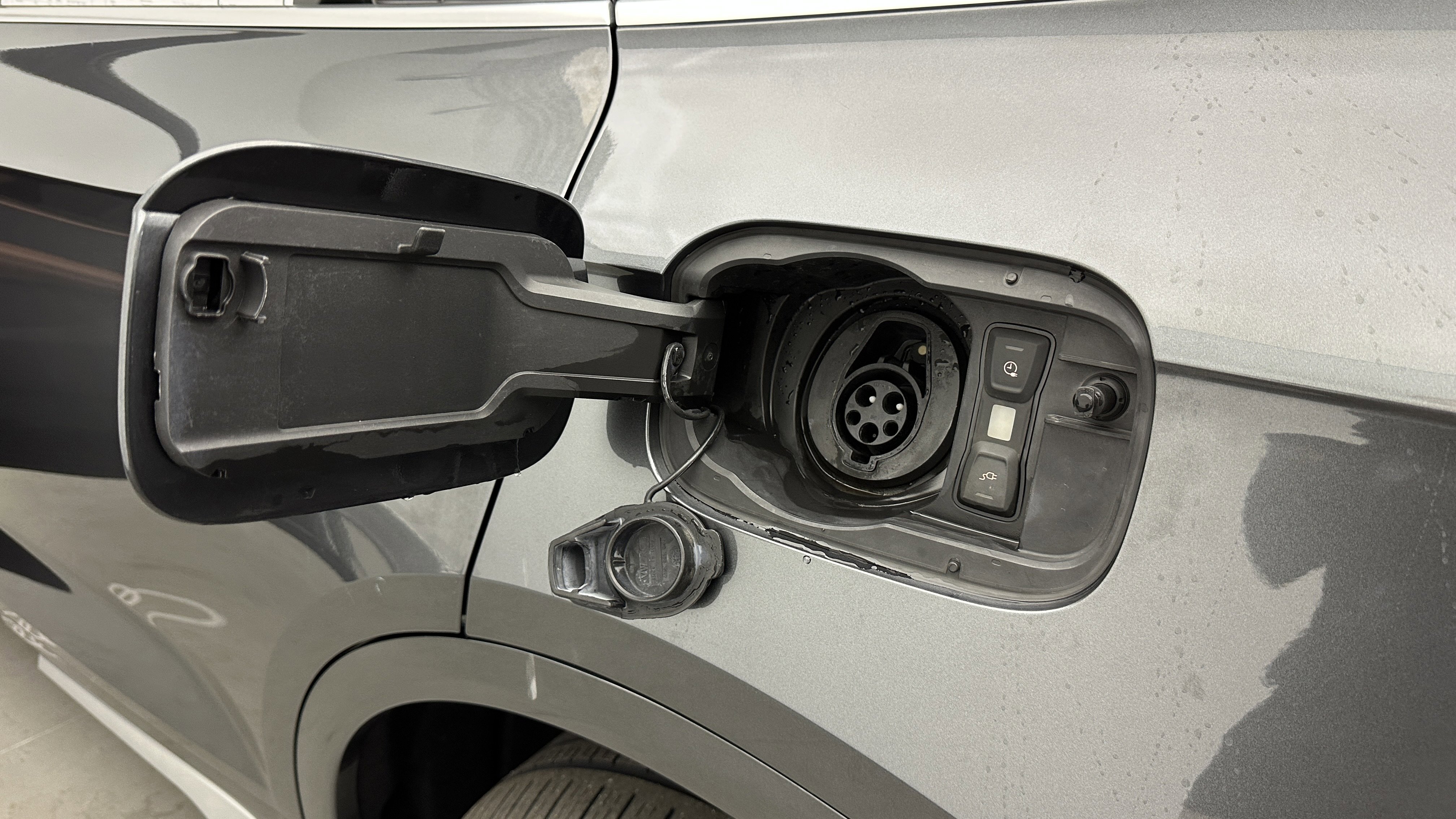 Used 2022 Audi Q5 e Premium Plus w/ Premium Plus Package image 40