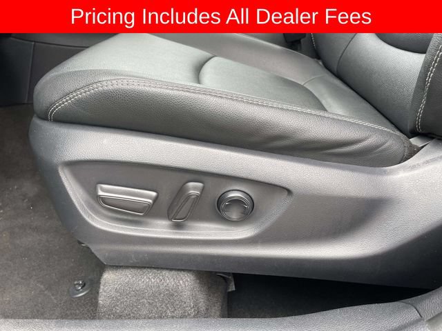 Used 2025 Toyota Corolla Cross XLE AWD/4WD image 21
