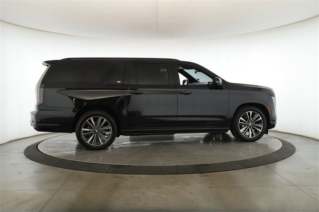 Used 2025 Cadillac Escalade ESV Sport image 6