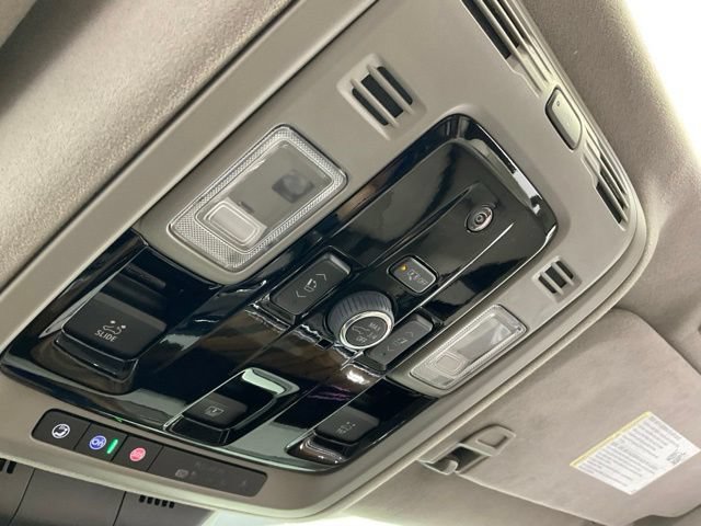 Certified 2025 Cadillac Escalade ESV Premium Luxury Platinum AWD/4WD image 22