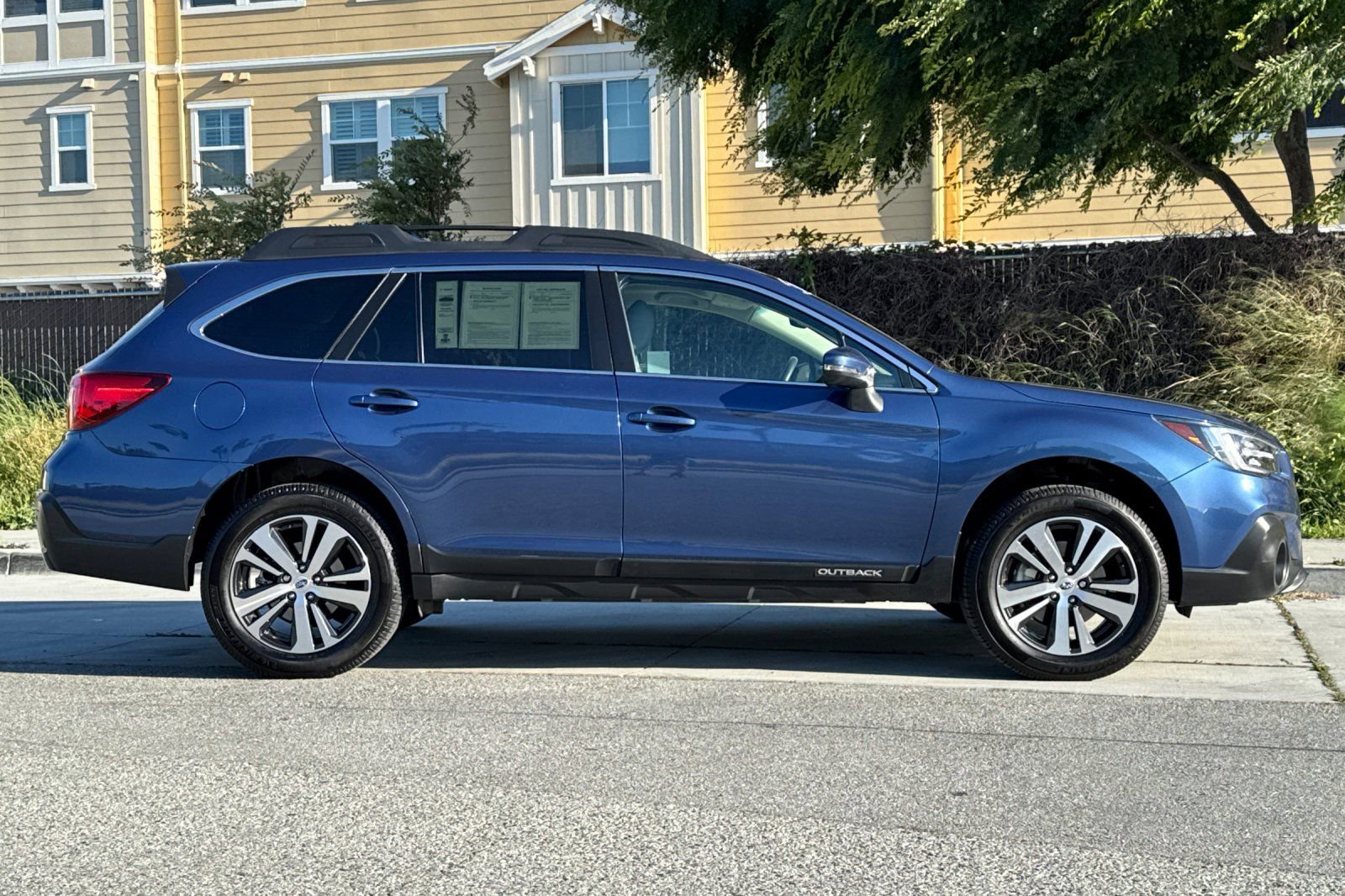 Used 2019 Subaru Outback 2.5i Limited AWD/4WD image 3