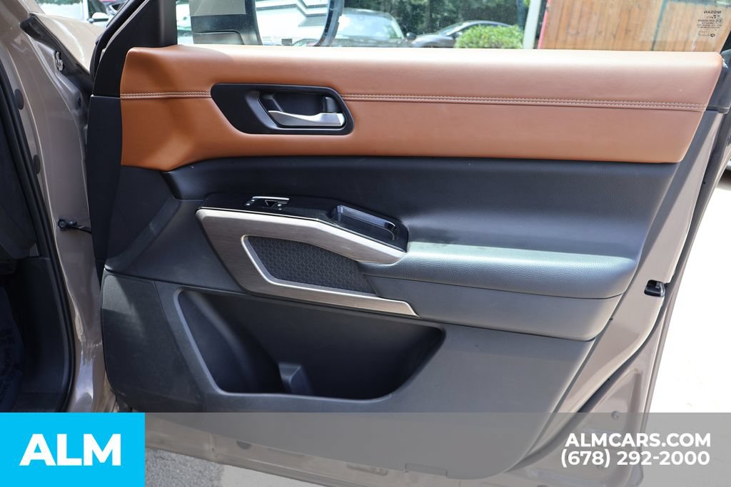 Used 2023 Nissan Pathfinder Platinum w/ Cargo Package AWD/4WD image 30