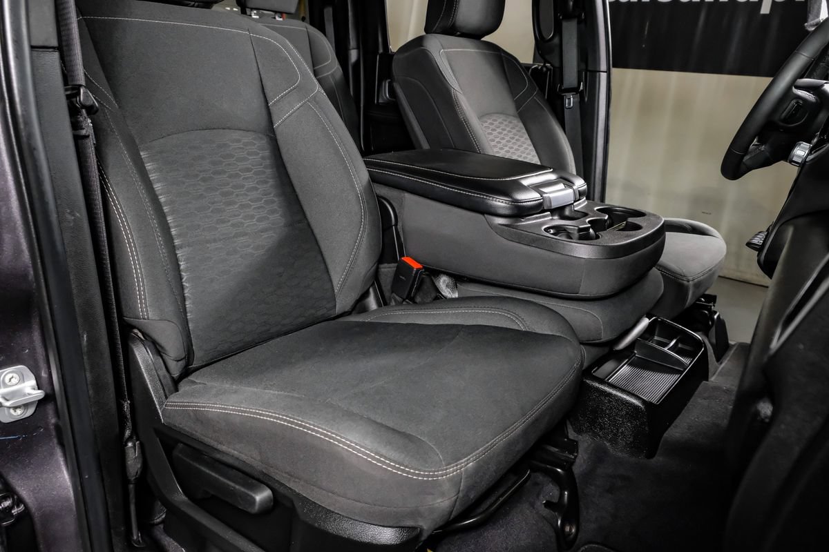 Used 2025 RAM 2500 Big Horn AWD/4WD image 30