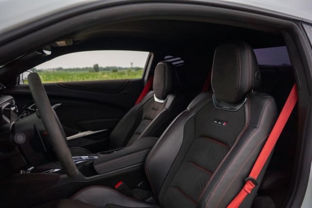 Used 2019 Chevrolet Camaro ZL1 RWD image 13
