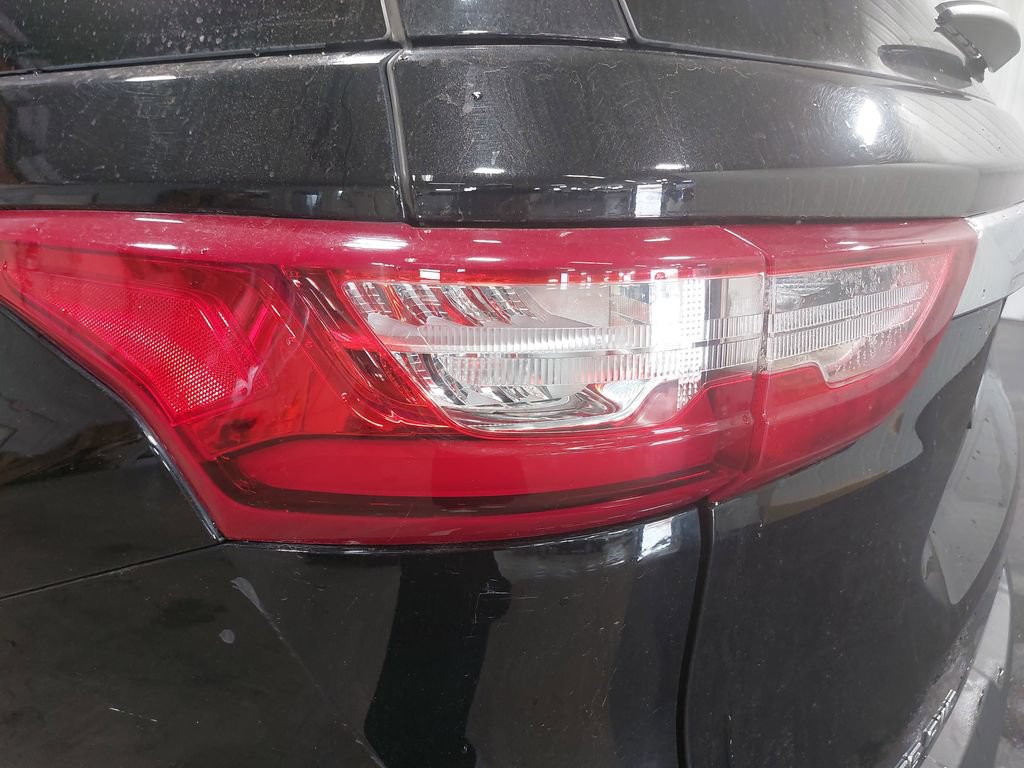 Used 2020 Chevrolet Traverse LS w/ LPO, Floor Liner Package AWD/4WD image 34