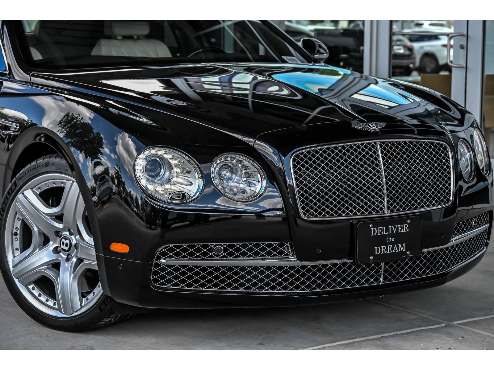 Used 2014 Bentley Flying Spur W12 AWD/4WD image 2