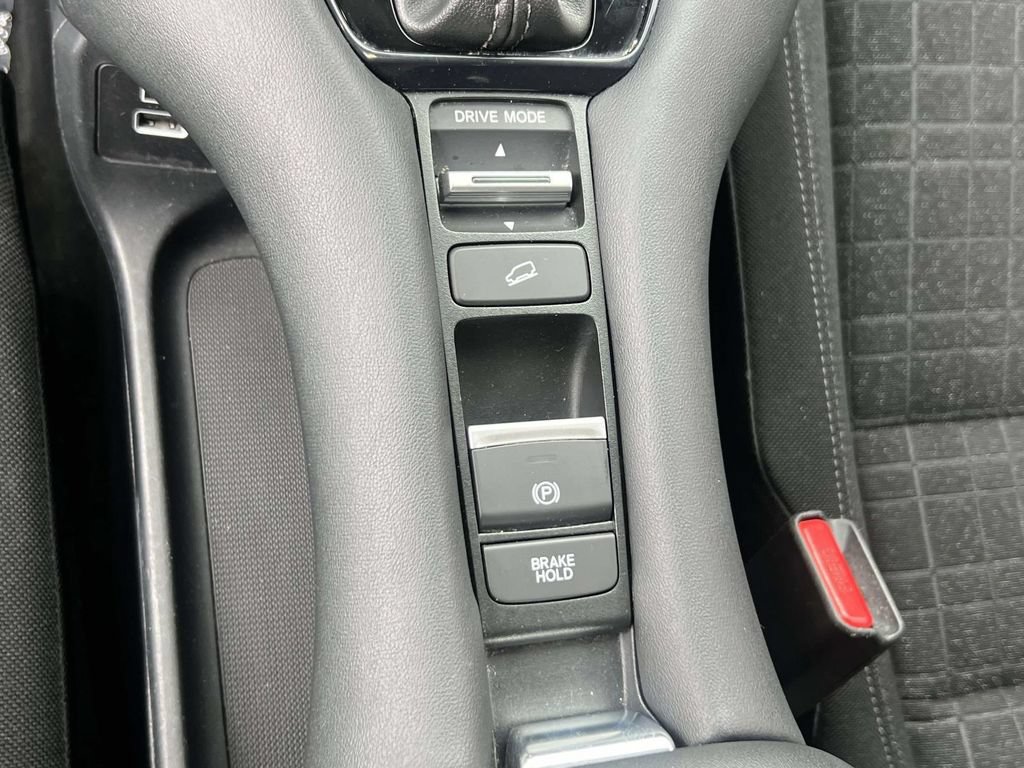 Used 2023 Honda HR-V LX image 29