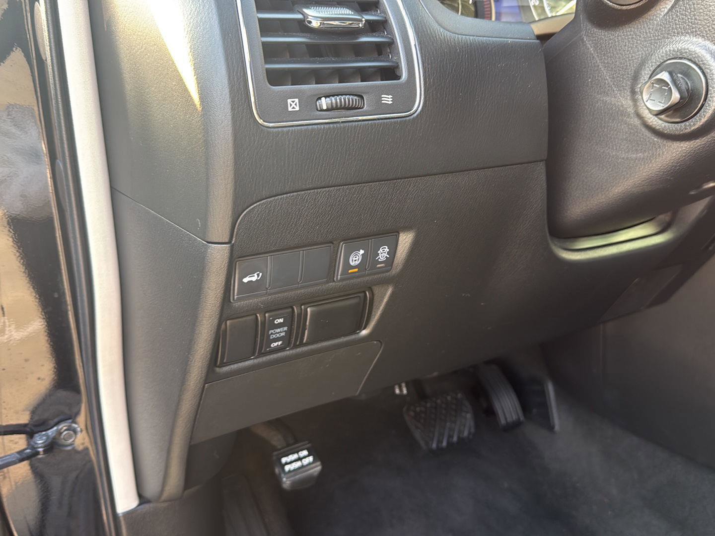 Used 2020 Nissan Armada SL w/ Premium Package image 18