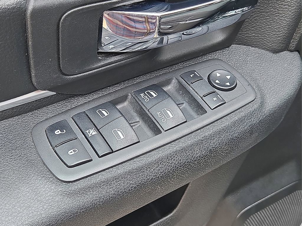 Used 2024 RAM 1500 Classic Warlock RWD image 20