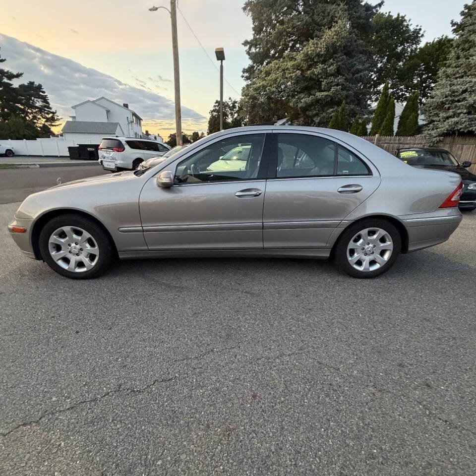 Used 2005 Mercedes-Benz C 320 4MATIC Sedan image 11