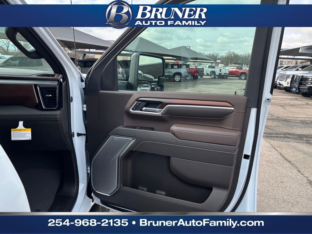 New 2026 GMC Sierra 3500 Denali w/ Denali Reserve Package image 16