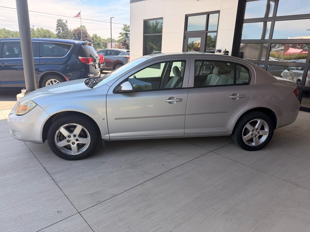 Used 2009 Chevrolet Cobalt LT w/ My Link Package FWD image 4