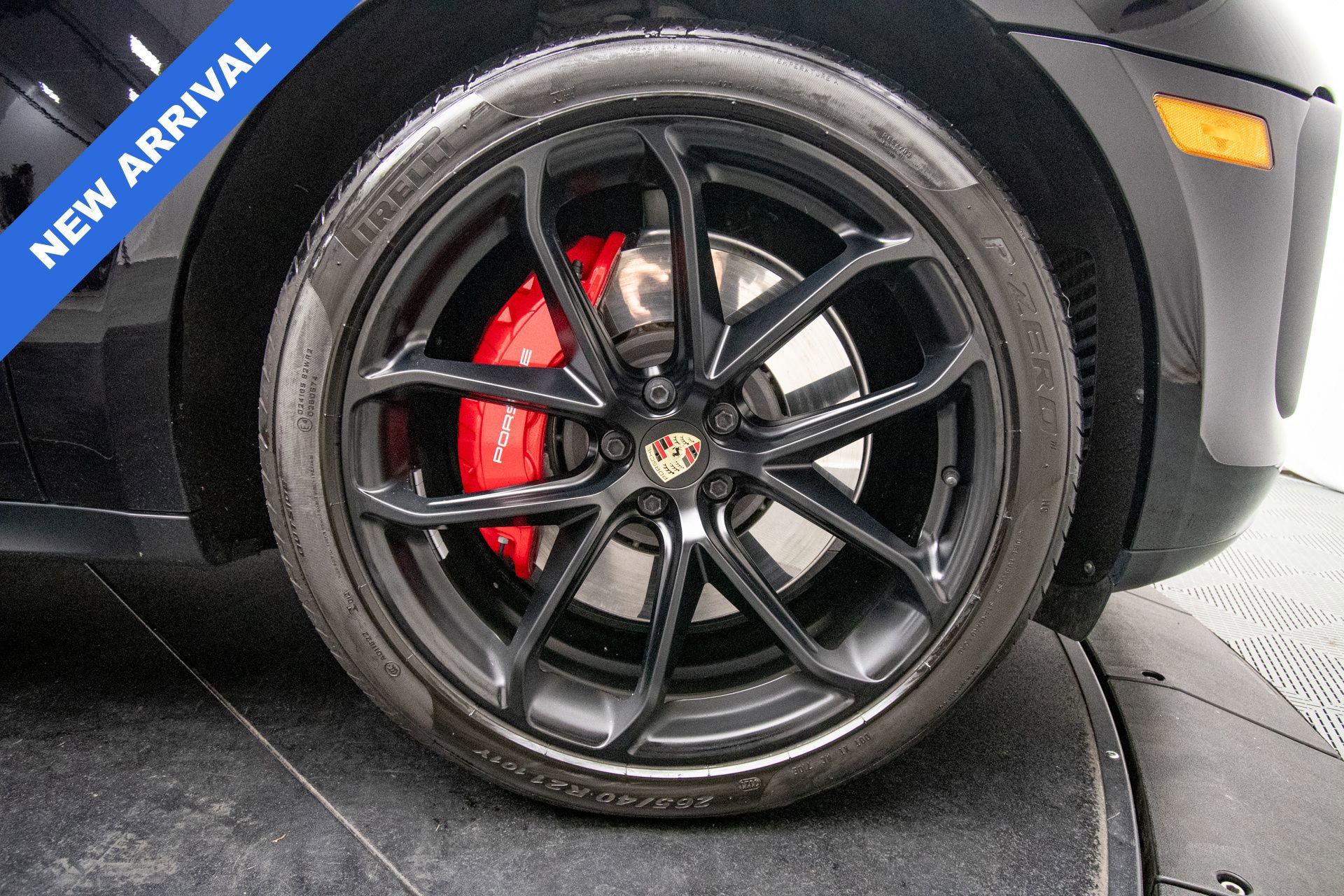 Used 2023 Porsche Macan GTS w/ GTS Sport Package AWD/4WD image 44