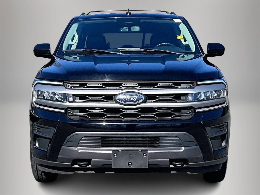 Used 2023 Ford Expedition Max XLT image 3