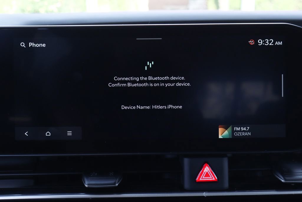 Used 2025 Kia Carnival image 32