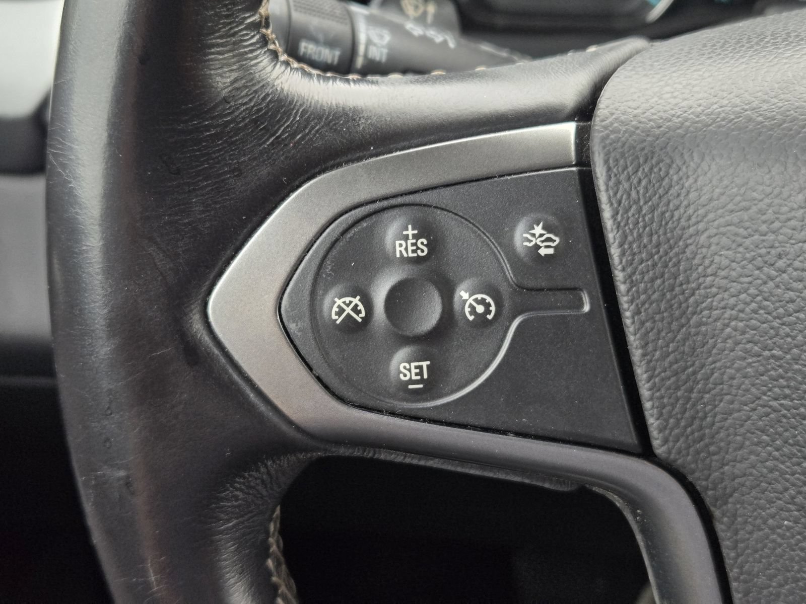 Used 2016 Chevrolet Suburban LS w/ Enhanced Driver Alert Package RWD image 30