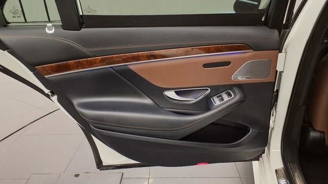 Used 2017 Mercedes-Benz S 550 Sedan image 17