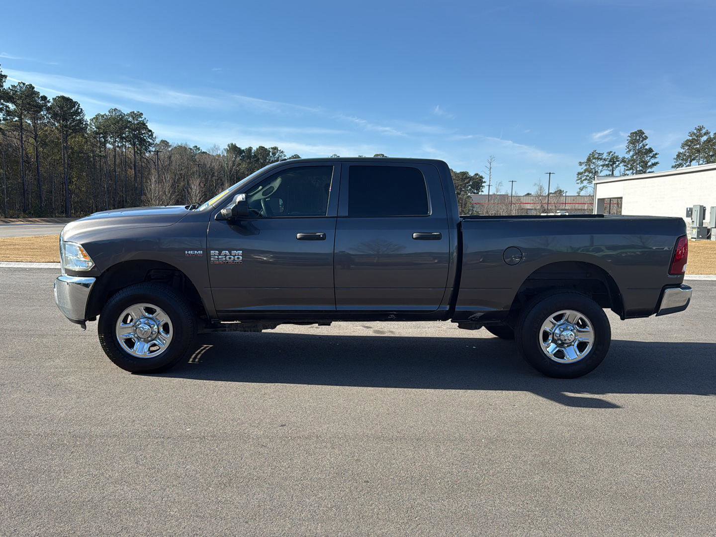 Used 2016 RAM 2500 Tradesman w/ Chrome Appearance Group image 4