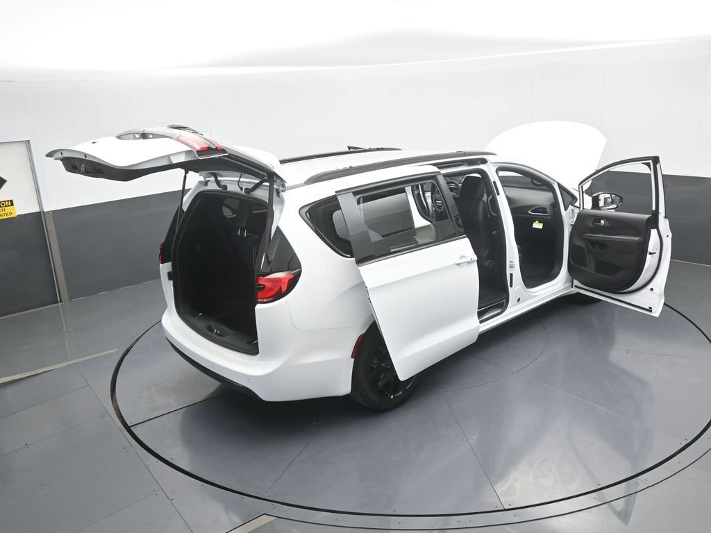 New 2026 Chrysler Pacifica Select w/ S Appearance Package image 67
