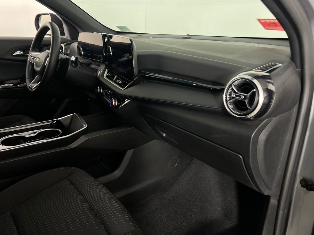 Used 2025 Chevrolet Equinox LT image 31