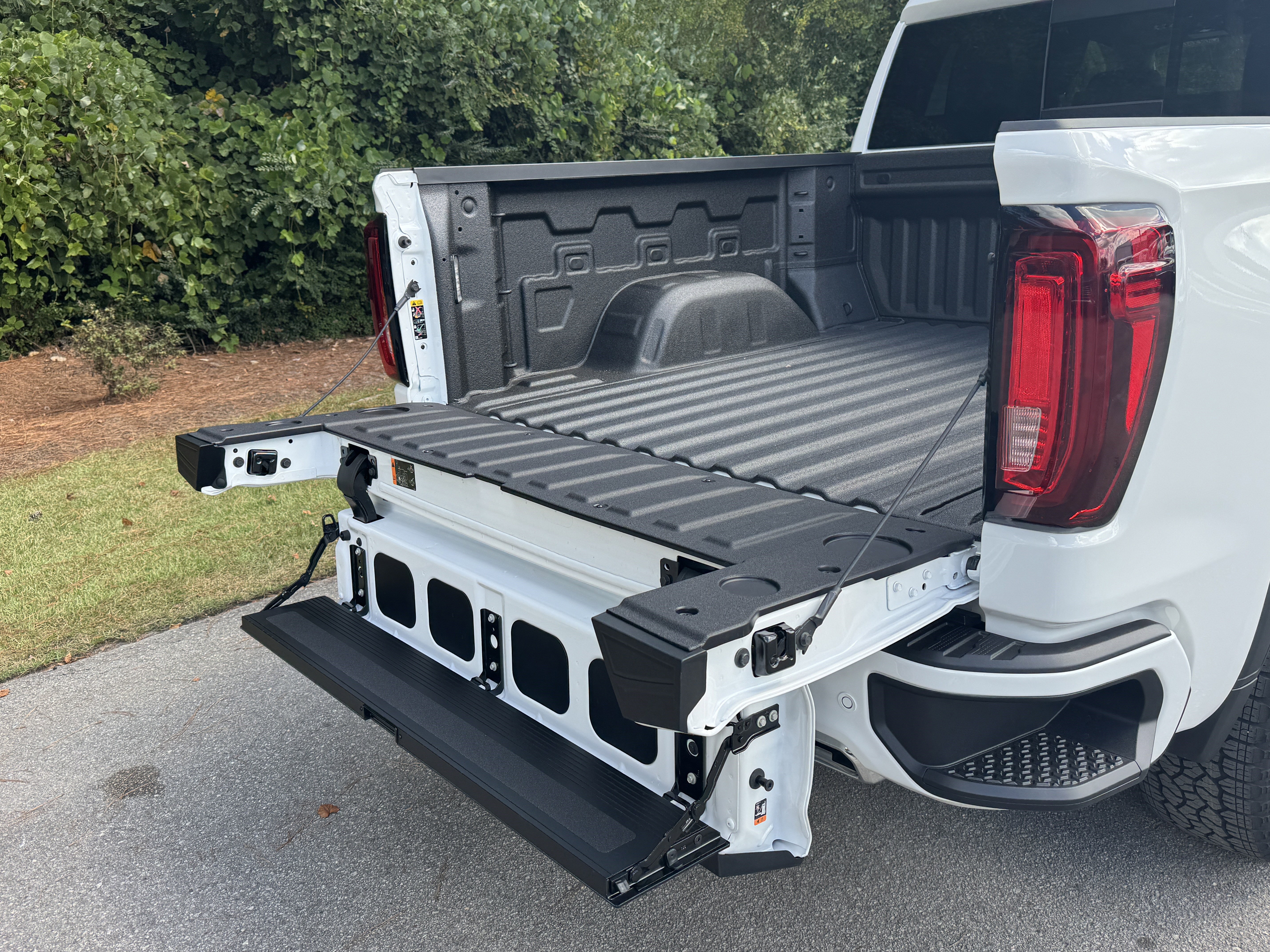 New 2026 GMC Sierra 1500 AT4 w/ Technology Package image 12