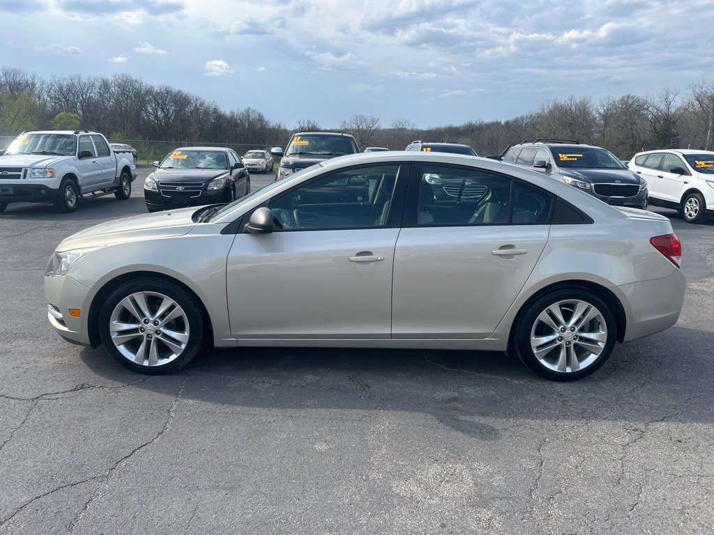 Used 2014 Chevrolet Cruze LS image 1
