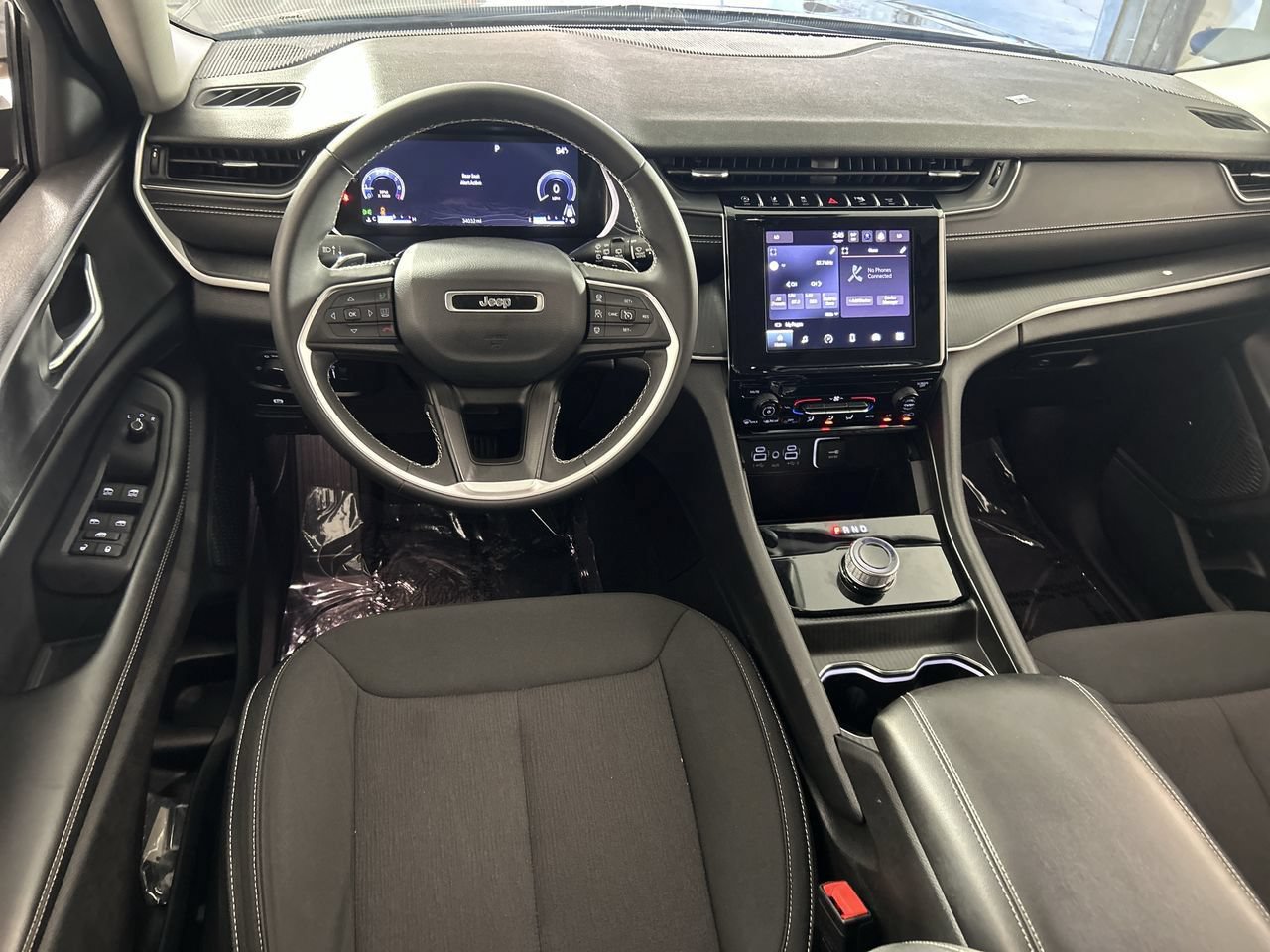 Used 2023 Jeep Grand Cherokee Laredo X RWD image 22